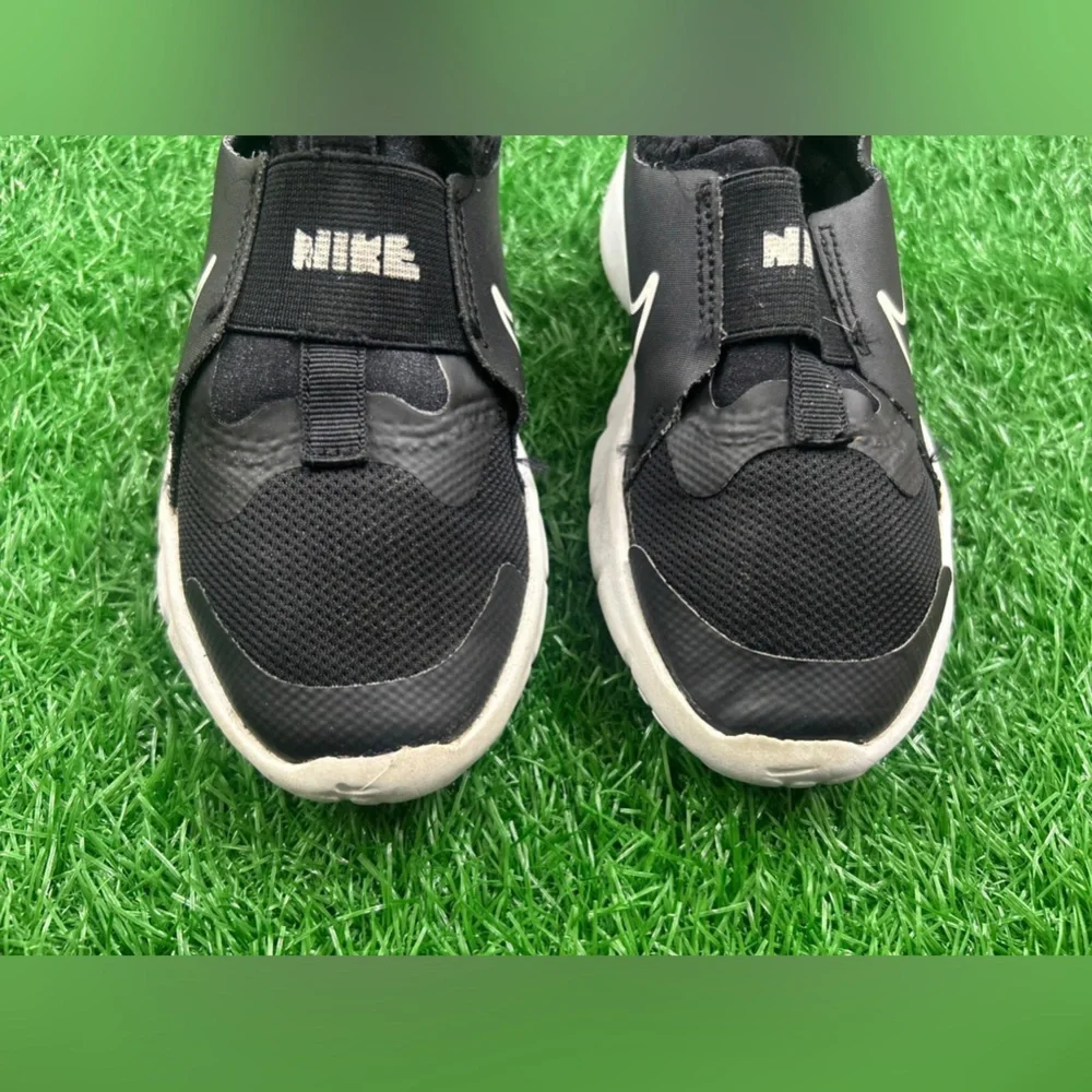 Nike Kids' Flex Runner 2 Sneaker Size 10.5‎ C